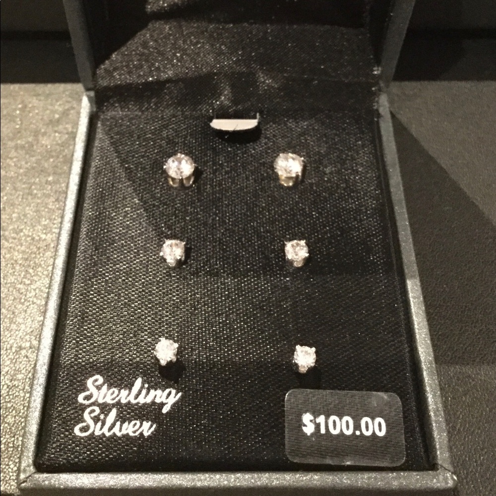 Diamonluxe Sterling Silver Cubic Zirconia set of 3 - Picture 4 of 5